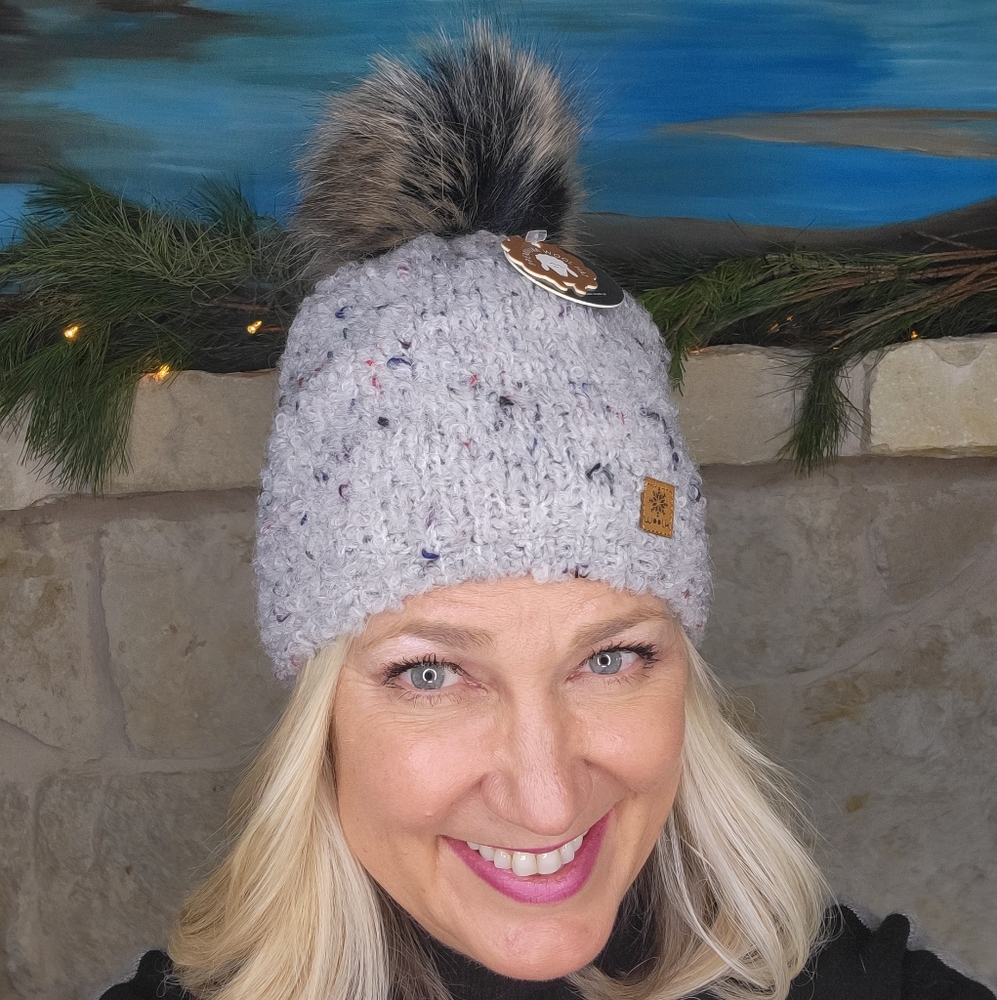 NWT speckled pom hat